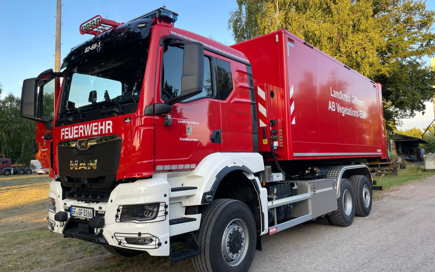 Funktionales Schmuckstück: Der neue Wechsellader des Landkreises steht bald bei der Feuerwehr Gamsen