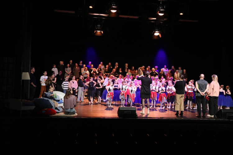 Für das Licht in der Nacht: Gifhorner Musical bringt Emmie Wegner aus Wahrenholz und Matilda Camehl aus Dannenbüttel in die Hauptrolle – Jetzt mit großer KURT-Bildergalerie