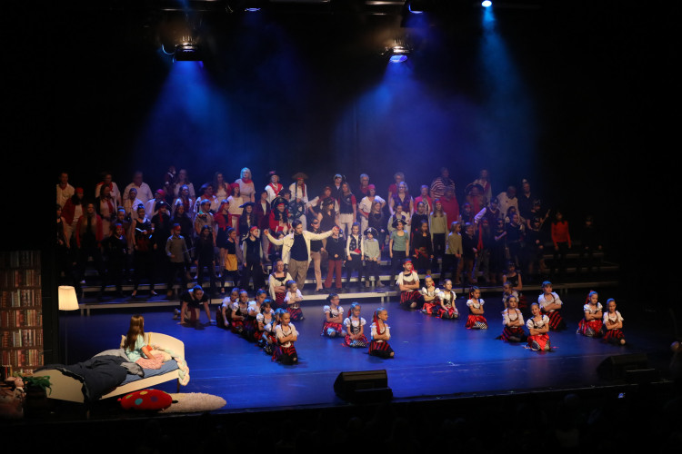 Für das Licht in der Nacht: Gifhorner Musical bringt Emmie Wegner aus Wahrenholz und Matilda Camehl aus Dannenbüttel in die Hauptrolle