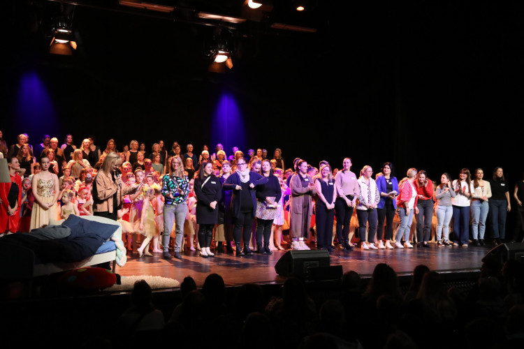 Für das Licht in der Nacht: Gifhorner Musical bringt Emmie Wegner aus Wahrenholz und Matilda Camehl aus Dannenbüttel in die Hauptrolle