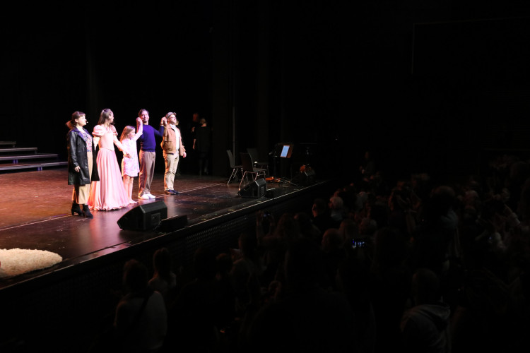 Für das Licht in der Nacht: Gifhorner Musical bringt Emmie Wegner aus Wahrenholz und Matilda Camehl aus Dannenbüttel in die Hauptrolle