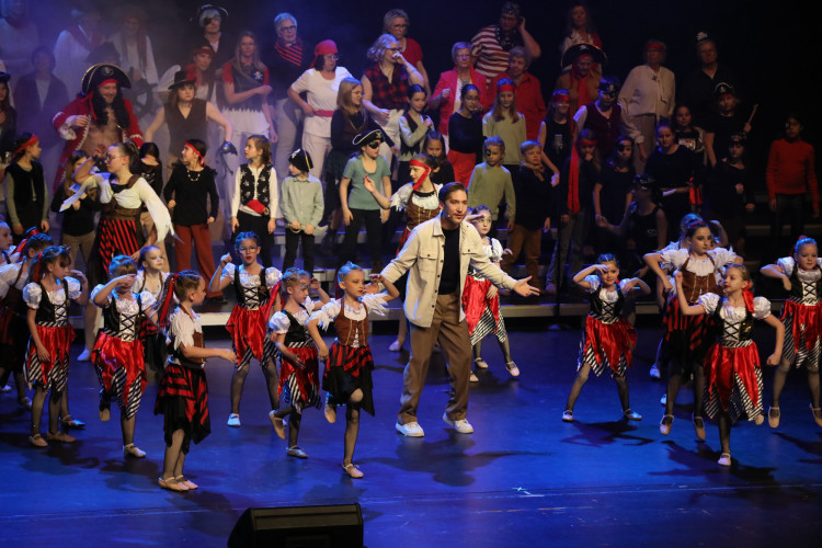 Für das Licht in der Nacht: Gifhorner Musical bringt Emmie Wegner aus Wahrenholz und Matilda Camehl aus Dannenbüttel in die Hauptrolle