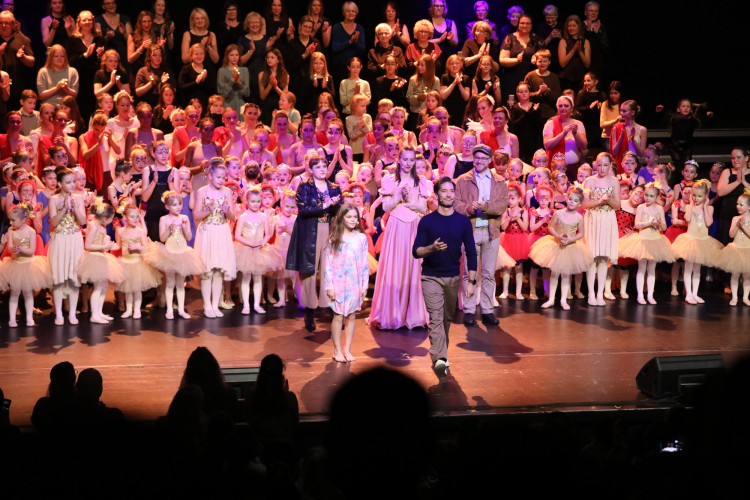 Für das Licht in der Nacht: Gifhorner Musical bringt Emmie Wegner aus Wahrenholz und Matilda Camehl aus Dannenbüttel in die Hauptrolle