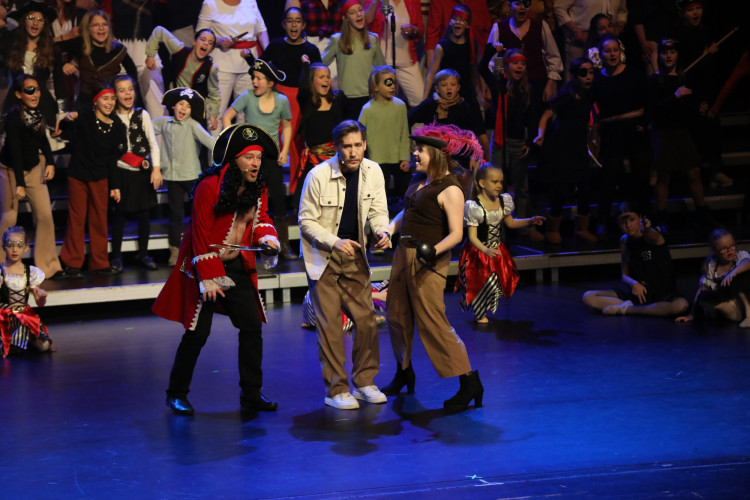 Für das Licht in der Nacht: Gifhorner Musical bringt Emmie Wegner aus Wahrenholz und Matilda Camehl aus Dannenbüttel in die Hauptrolle