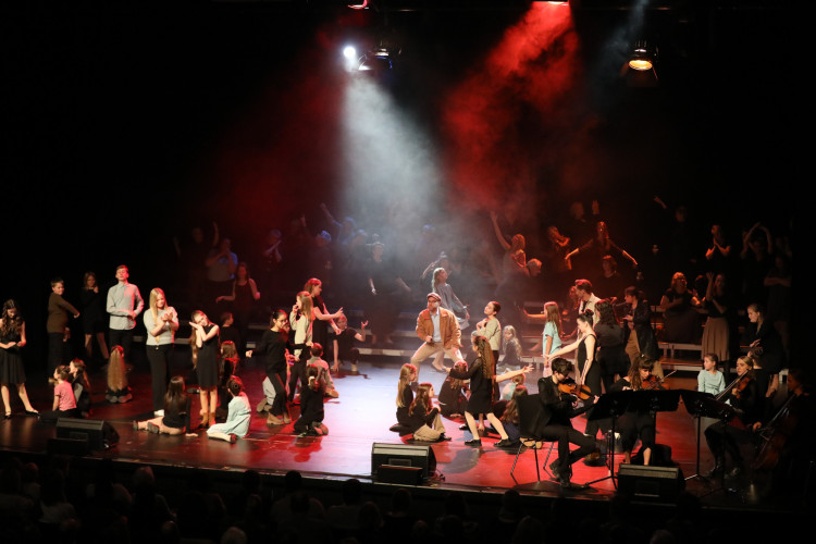 Für das Licht in der Nacht: Gifhorner Musical bringt Emmie Wegner aus Wahrenholz und Matilda Camehl aus Dannenbüttel in die Hauptrolle