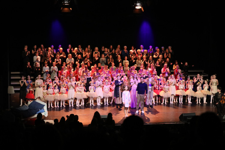 Für das Licht in der Nacht: Gifhorner Musical bringt Emmie Wegner aus Wahrenholz und Matilda Camehl aus Dannenbüttel in die Hauptrolle