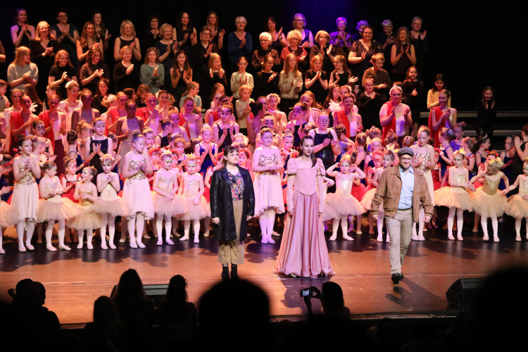 Für das Licht in der Nacht: Gifhorner Musical bringt Emmie Wegner aus Wahrenholz und Matilda Camehl aus Dannenbüttel in die Hauptrolle