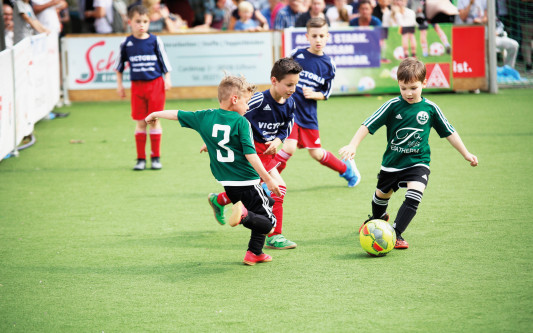 Fußballbegeisterte aufgepasst: Das Mini-Kicker-Turnier auf Gifhorns Marktplatz ist zurück