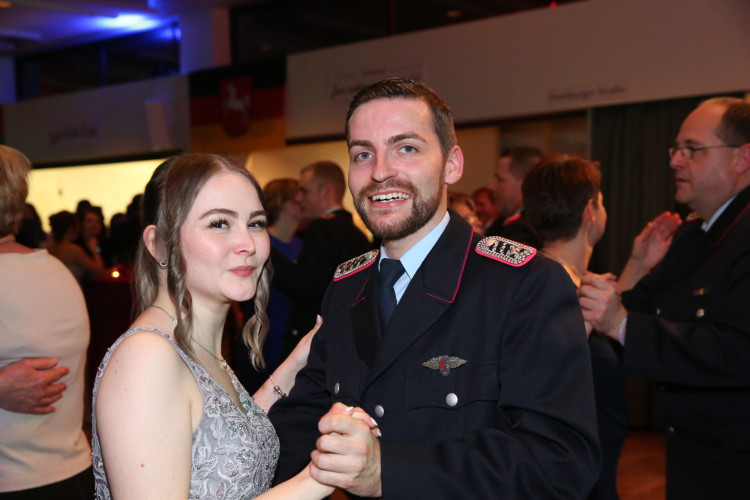 Gamsen feiert rauschenden Feuerwehrball - Hier sind die schönsten Fotos