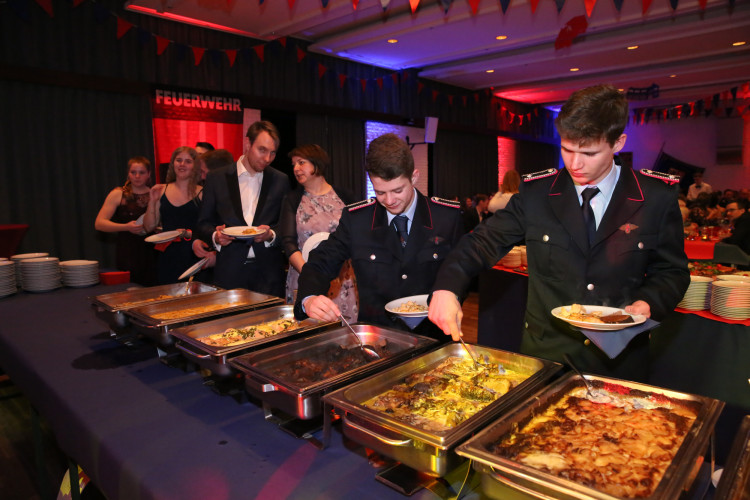 Gamsen feiert rauschenden Feuerwehrball - Hier sind die schönsten Fotos