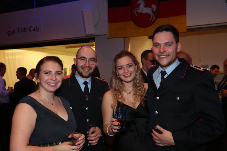 Gamsen feiert rauschenden Feuerwehrball - Hier sind die schönsten Fotos
