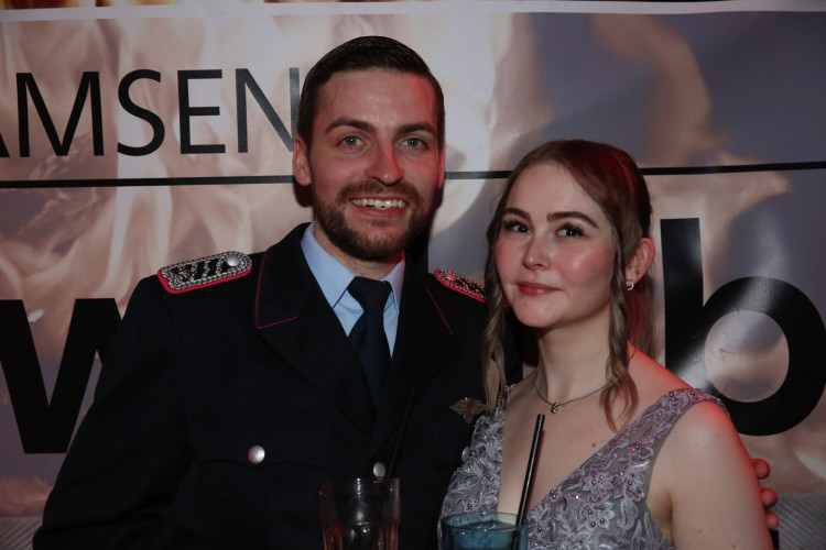 Gamsen feiert rauschenden Feuerwehrball - Hier sind die schönsten Fotos