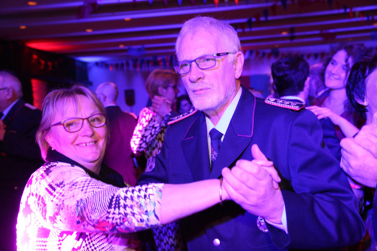 Gamsen feiert rauschenden Feuerwehrball - Hier sind die schönsten Fotos