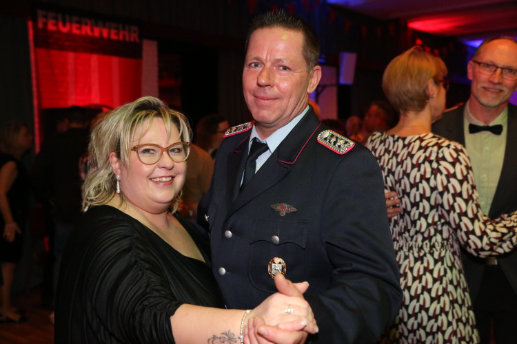 Gamsen feiert rauschenden Feuerwehrball - Hier sind die schönsten Fotos