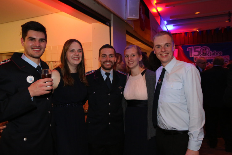 Gamsen feiert rauschenden Feuerwehrball - Hier sind die schönsten Fotos