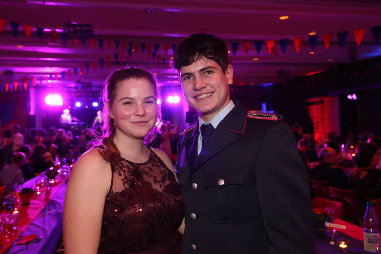 Gamsen feiert rauschenden Feuerwehrball - Hier sind die schönsten Fotos