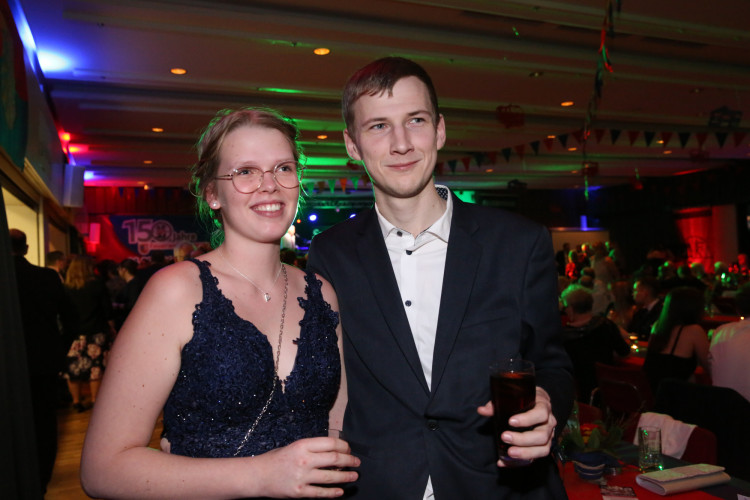 Gamsen feiert rauschenden Feuerwehrball - Hier sind die schönsten Fotos