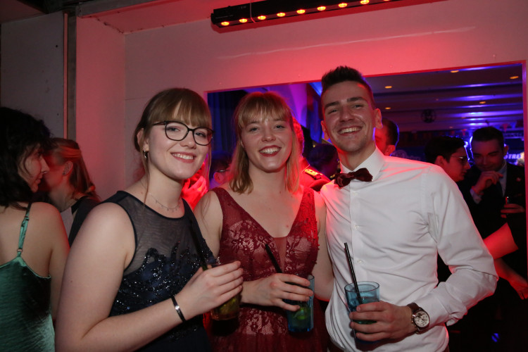 Gamsen feiert rauschenden Feuerwehrball - Hier sind die schönsten Fotos