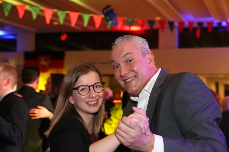 Gamsen feiert rauschenden Feuerwehrball - Hier sind die schönsten Fotos