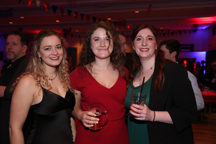 Gamsen feiert rauschenden Feuerwehrball - Hier sind die schönsten Fotos