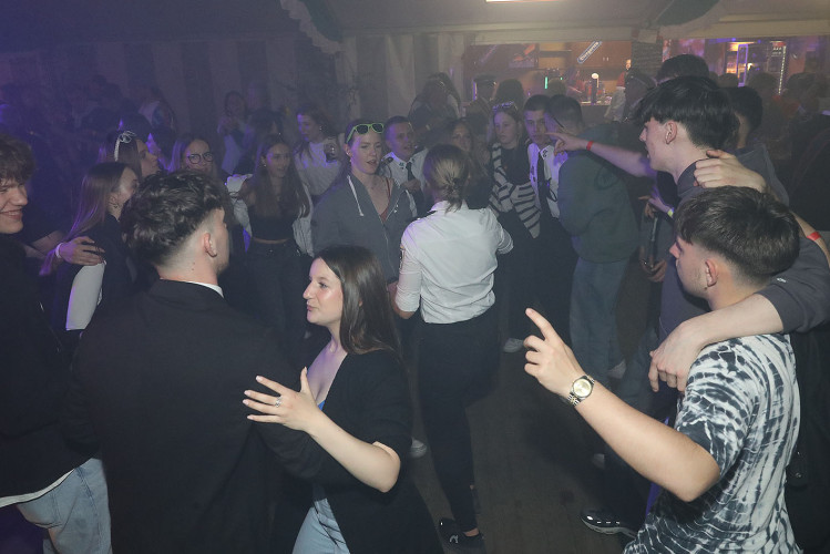 Gamsener Nächte sind lang – KURT zeigt die schönsten Fotos von einer sagenhaften Schützenfest-Partynacht
