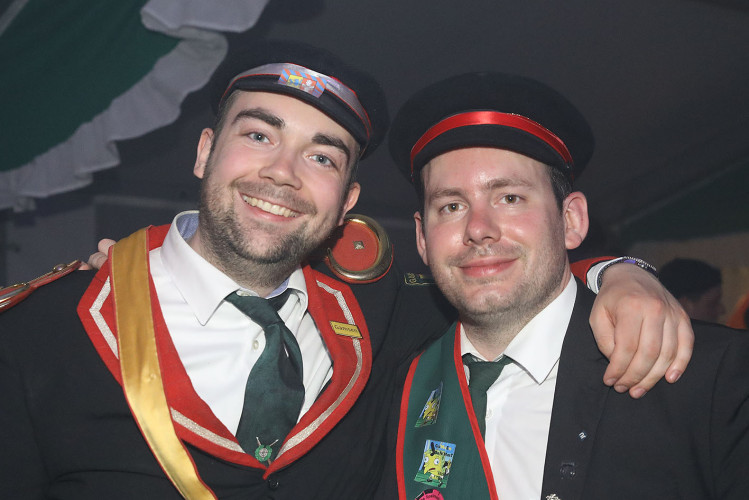 Gamsener Nächte sind lang – KURT zeigt die schönsten Fotos von einer sagenhaften Schützenfest-Partynacht