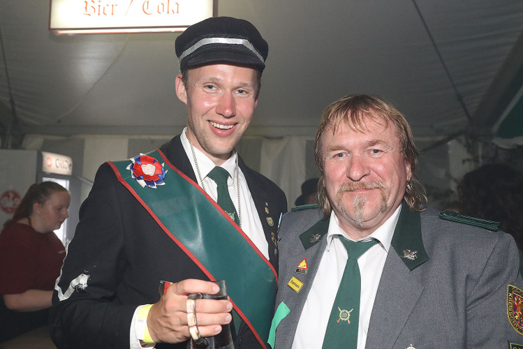 Gamsener Nächte sind lang – KURT zeigt die schönsten Fotos von einer sagenhaften Schützenfest-Partynacht