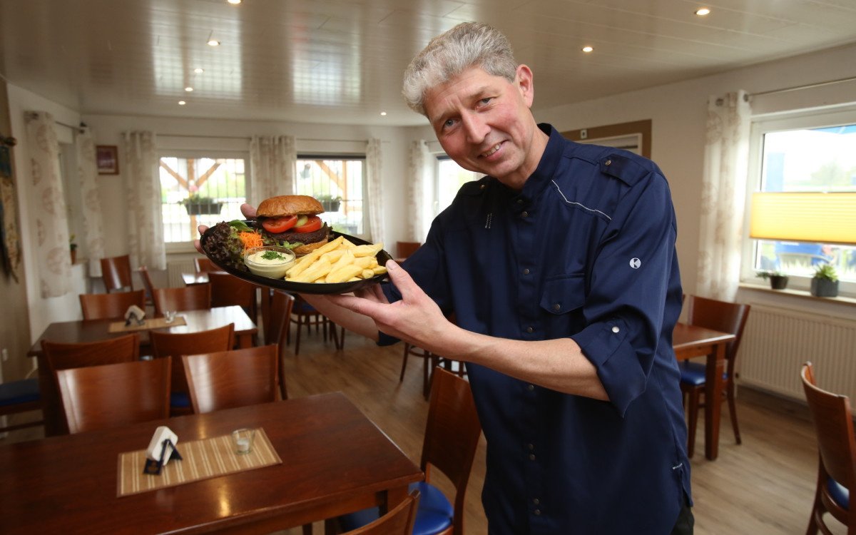 Gastronomischer Treffpunkt beim SV Leiferde: Die Gaststätte zum Sportplatz serviert deutsche und tschechische Küche