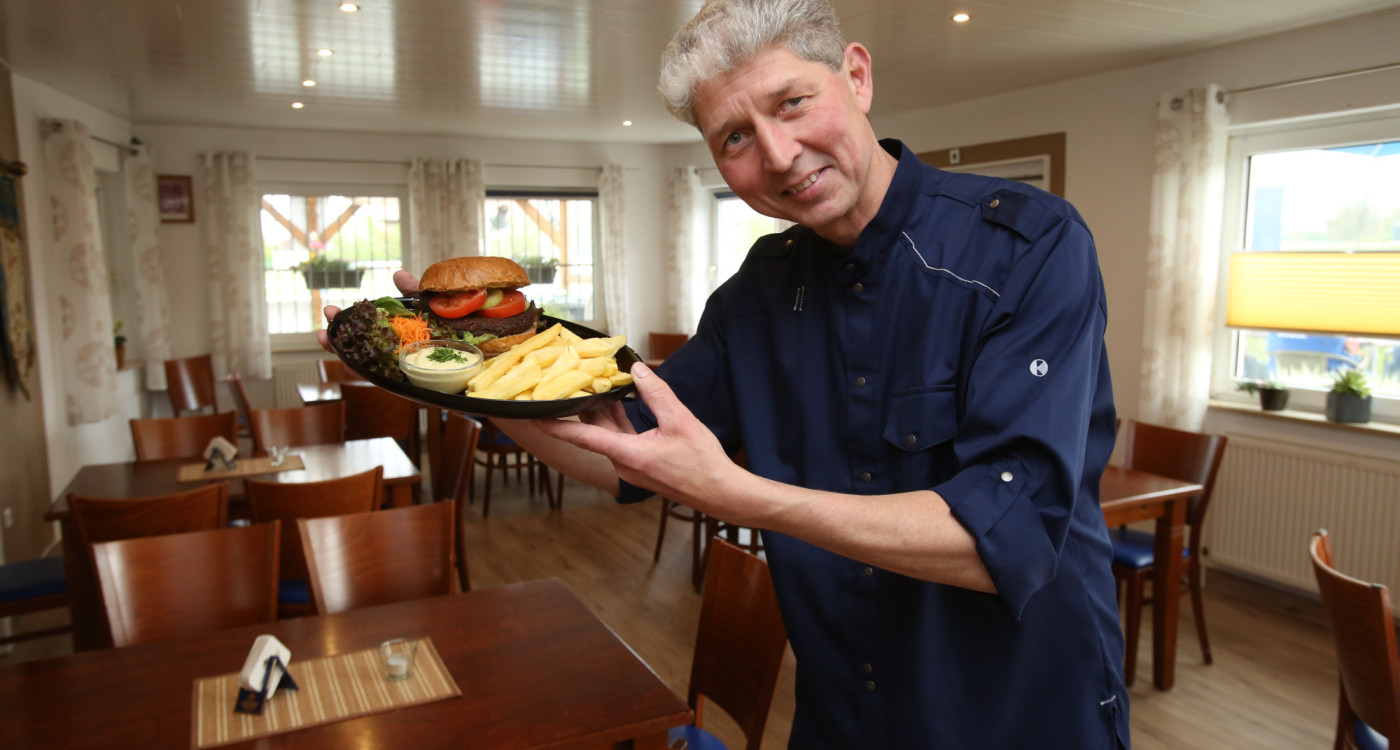 Gastronomischer Treffpunkt beim SV Leiferde: Die Gaststätte zum Sportplatz serviert deutsche und tschechische Küche