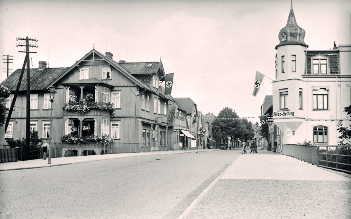 Gedemütigt und entrechtet flohen sie in den Tod - Zwei Stolpersteine erinnern an die Gifhorner Willy und Anna Hedwig Redlich