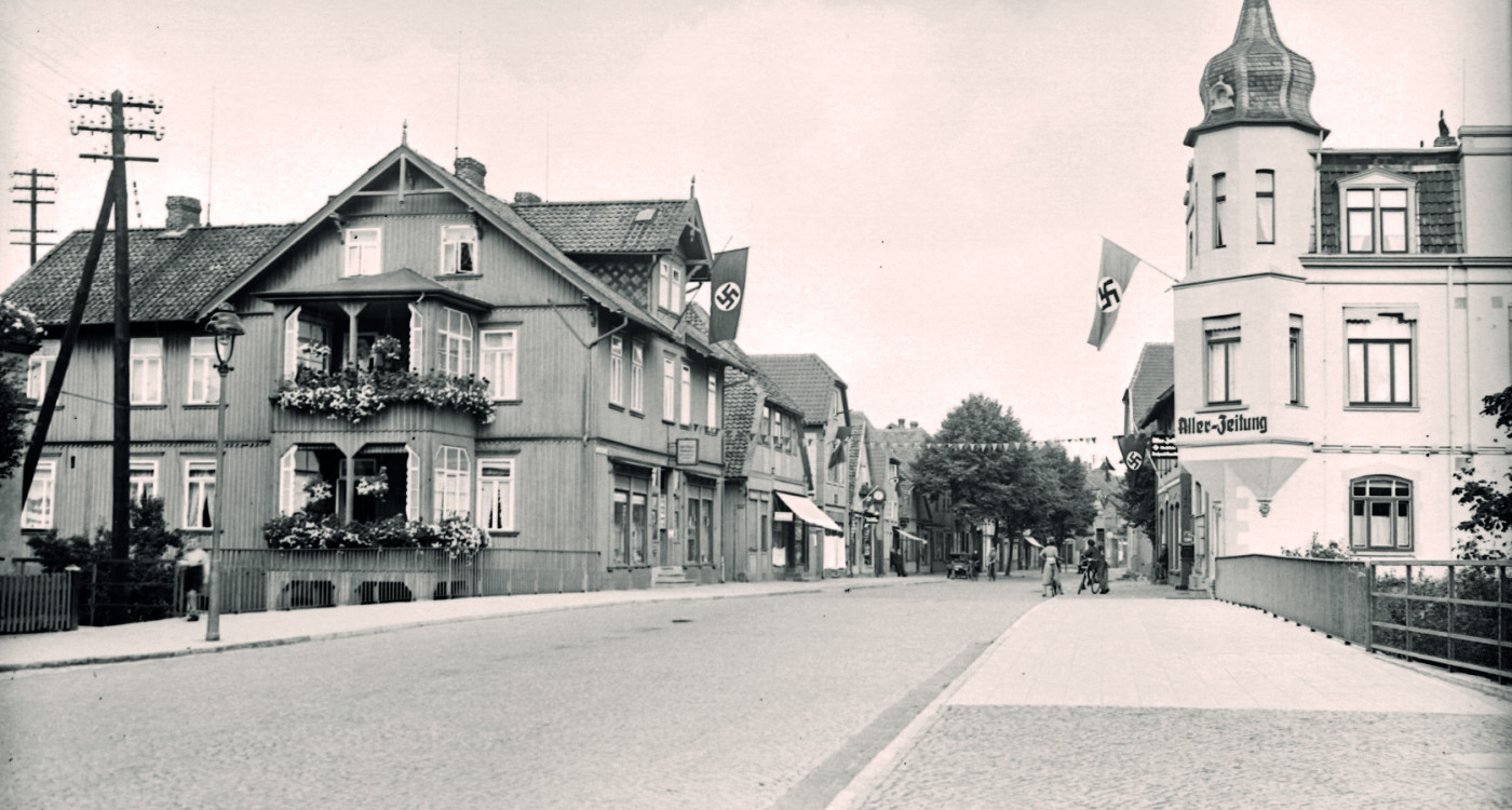 Gedemütigt und entrechtet flohen sie in den Tod - Zwei Stolpersteine erinnern an die Gifhorner Willy und Anna Hedwig Redlich