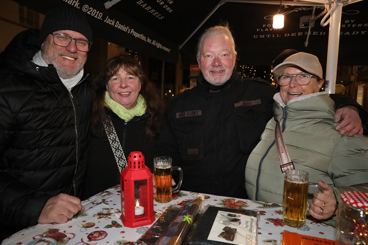 Gemütlich, ideenreich, familiär: Hier findest Du KURTs schönste Fotos vom Schlossmarkt und Gifhorner Weihnachtsmarkt