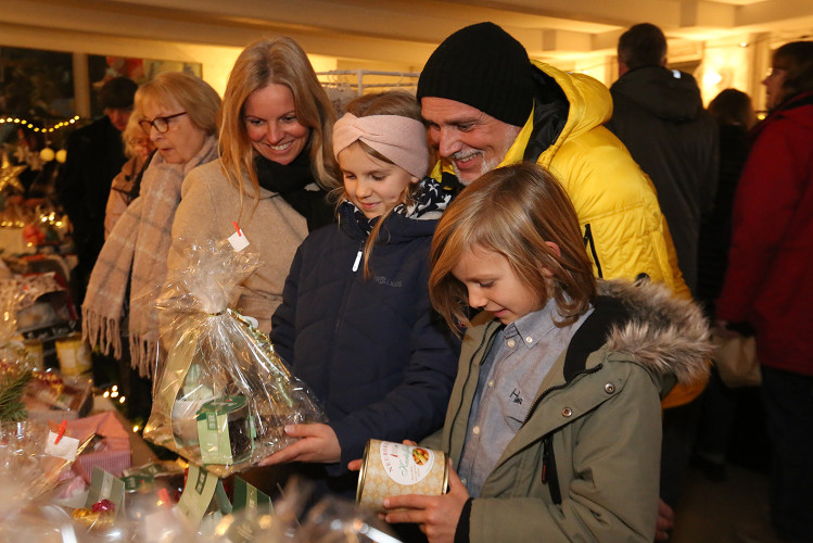 Gemütlich, ideenreich, familiär: Hier findest Du KURTs schönste Fotos vom Schlossmarkt und Gifhorner Weihnachtsmarkt