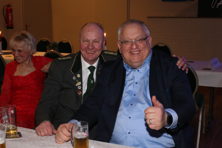 Gifhorn in Feierlaune: KURT zeigt Euch die schönsten Fotos vom Frühlingsball
