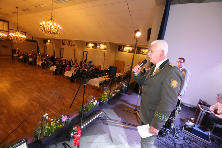 Gifhorn in Feierlaune: KURT zeigt Euch die schönsten Fotos vom Frühlingsball