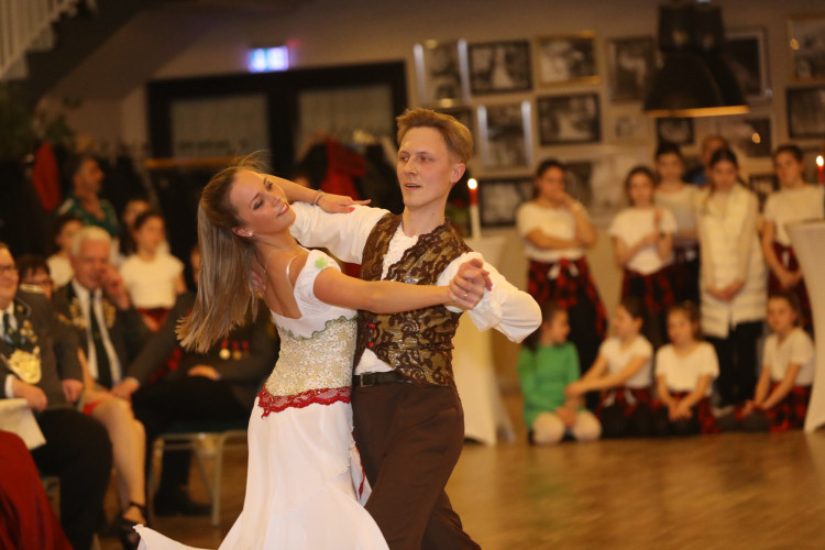 Gifhorn in Feierlaune: KURT zeigt Euch die schönsten Fotos vom Frühlingsball