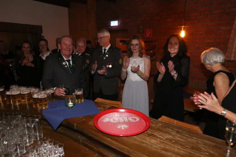 Gifhorn in Feierlaune: KURT zeigt Euch die schönsten Fotos vom Frühlingsball