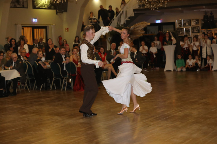 Gifhorn in Feierlaune: KURT zeigt Euch die schönsten Fotos vom Frühlingsball