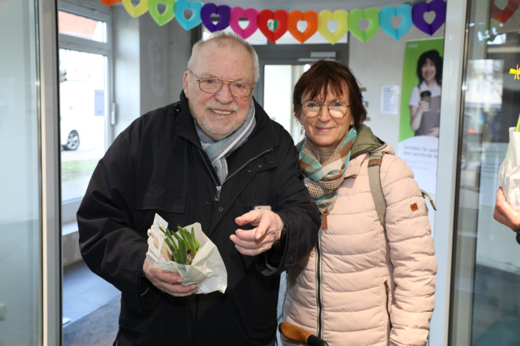 Große KURT-Bildergalerie für Tage der offenen Tür von JOVO Hörsysteme: Häppchen, Hörtest und leckere Cocktails bei Meisterbetrieb aus Gifhorn