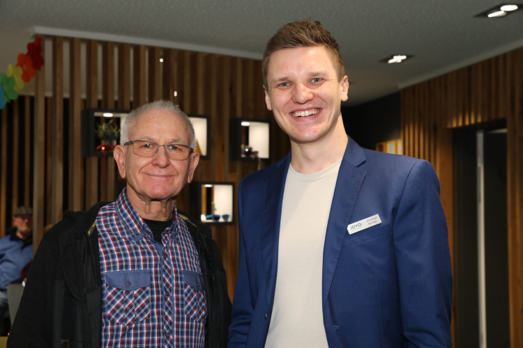Große KURT-Bildergalerie für Tage der offenen Tür von JOVO Hörsysteme: Häppchen, Hörtest und leckere Cocktails bei Meisterbetrieb aus Gifhorn