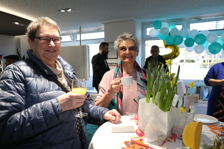 Große KURT-Bildergalerie für Tage der offenen Tür von JOVO Hörsysteme: Häppchen, Hörtest und leckere Cocktails bei Meisterbetrieb aus Gifhorn