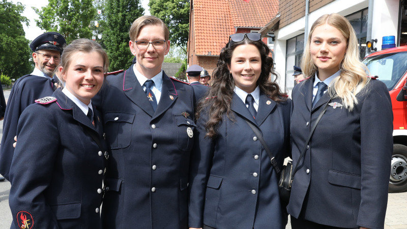 Große KURT-Bildergalerie: Passend zum 150-jährigen Bestehen ist die Feuerwehr Gamsen endlich ins neue Gerätehaus gezogen