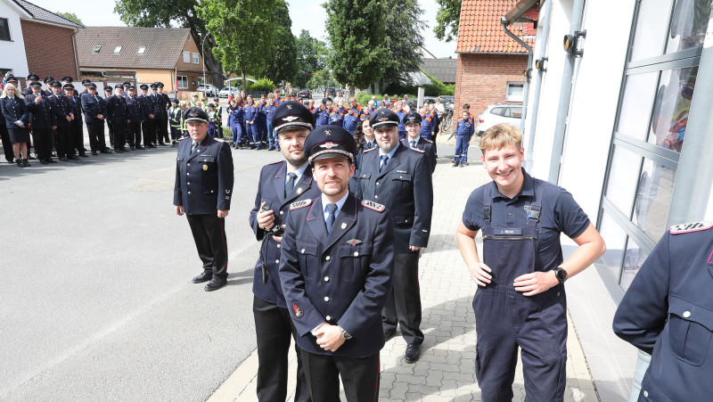 Große KURT-Bildergalerie: Passend zum 150-jährigen Bestehen ist die Feuerwehr Gamsen endlich ins neue Gerätehaus gezogen