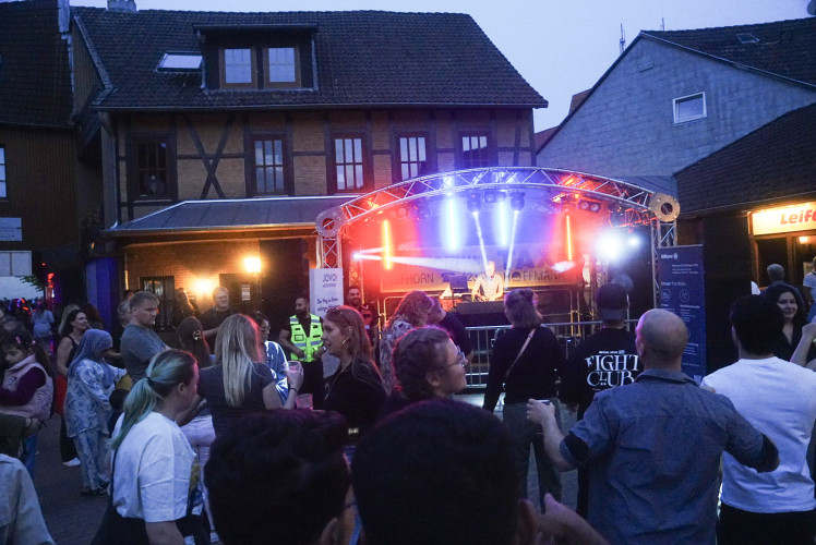 Große KURT-Bildergalerie zum Altstadtfest-Auftakt: Die schönsten Fotos vom prächtigen Freitagabend auf Gifhorns Party Nummer eins