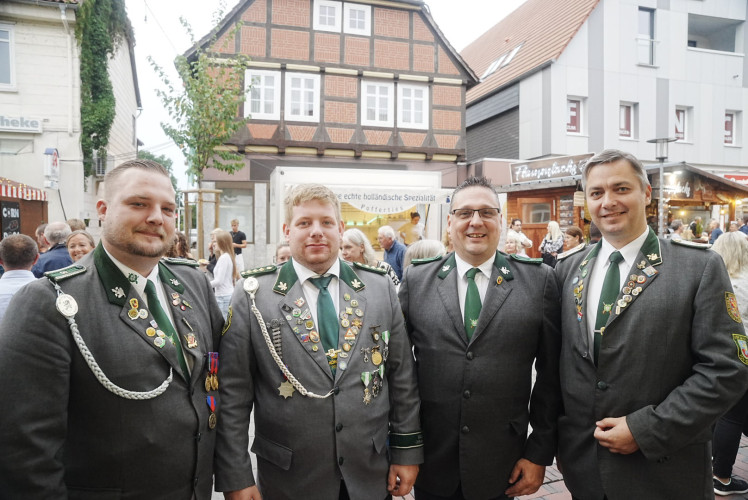 Große KURT-Bildergalerie zum Altstadtfest-Auftakt: Die schönsten Fotos vom prächtigen Freitagabend auf Gifhorns Party Nummer eins