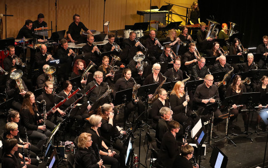 Große KURT-Fotogalerie: So emotional und glamourös war das Frühjahrskonzert der Lebenshilfe Gifhorn und des Kreisfeuerwehrorchesters