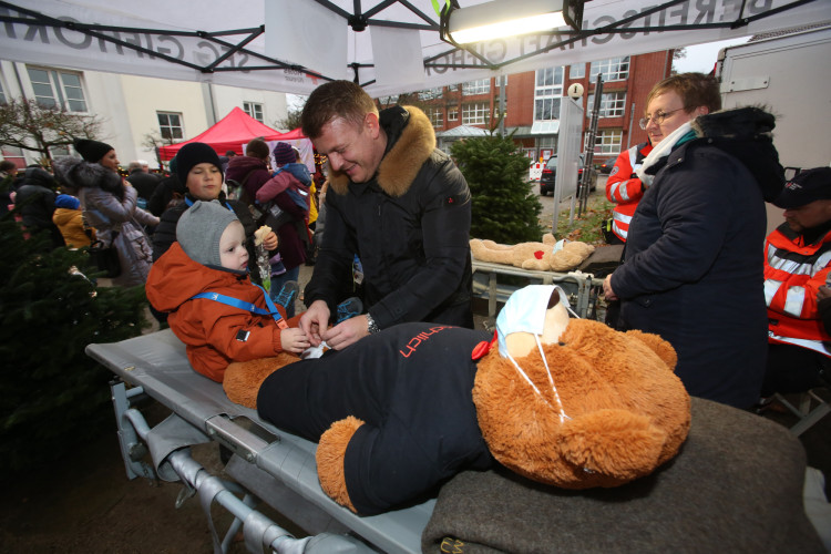 Großer Ansturm beim Kinderadventsmarkt - Werft einen Blick in die KURT-Bildergalerie!