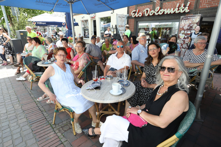 Großer Umzug bei schweißtreibenden Temperaturen: KURT zeigt die prächtigsten Fotos vom Schützenfest-Sonntag