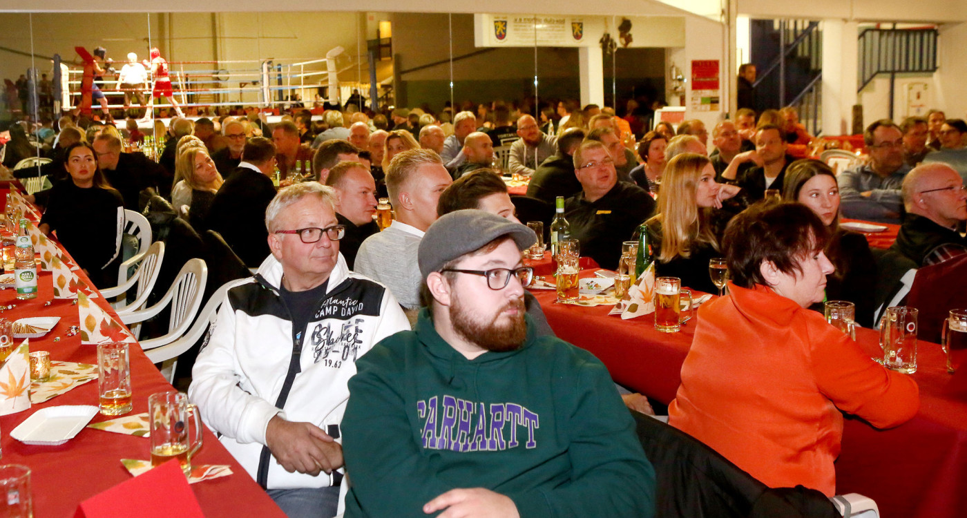Hau ihn doch um! Der Boxclub Gifhorn lädt zum Dinnerboxen