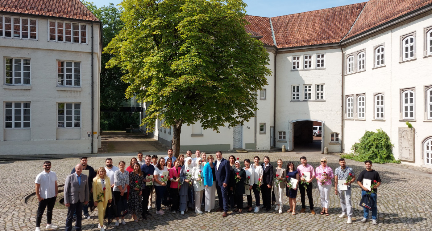 Herzlich willkommen: Gifhorns größte Einbürgerungsfeier aller Zeiten: 45 Menschen mehr dürfen sich nun deutsche Staatsbürger nennen